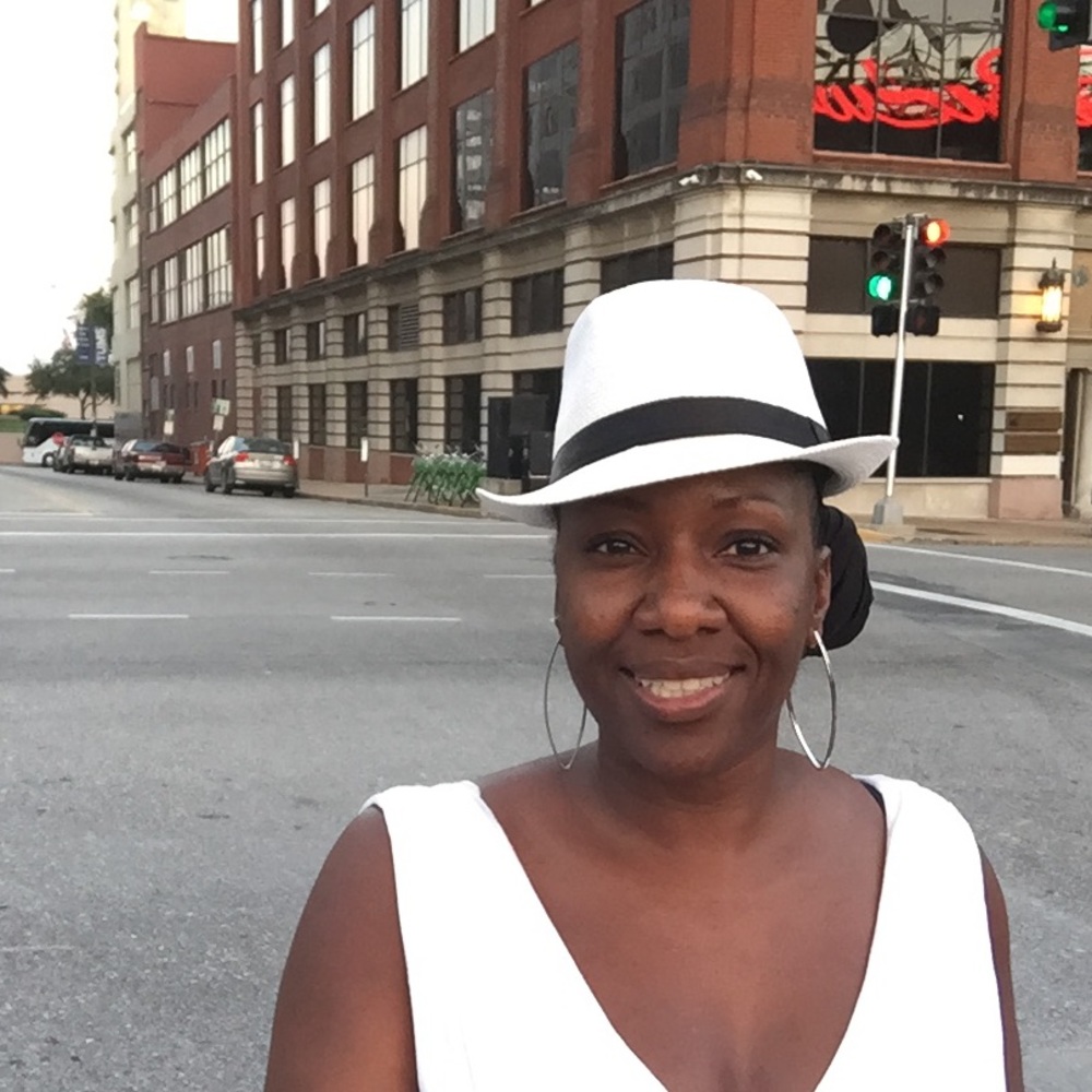 Meet your Posher, Lakisha